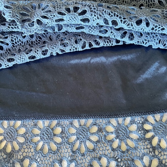 Vintage Blue Crochet Skirt with underlay. Great condition. Size M. - Picture 6 of 7